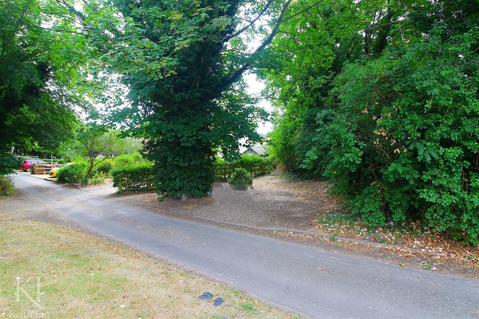 Helham Green, Ware Keith Ian